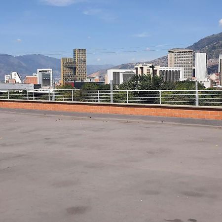Apartamento Cerca A Plaza Mayor Medellín Exteriör bild